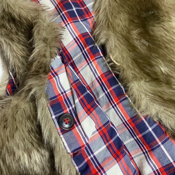 GAP Faux fur Vest - Picture 3 of 7